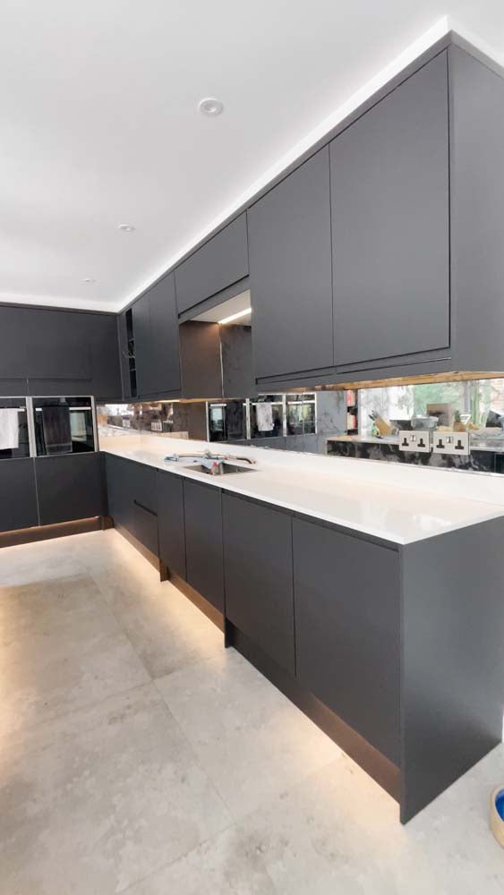 Antique Toughened Mirror - Silver - splashback - 8 - CreoGlass E-Shop