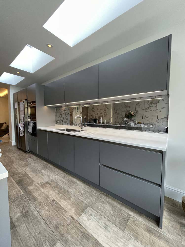 Antique Toughened Mirror - Silver - splashback - 8 - CreoGlass E-Shop