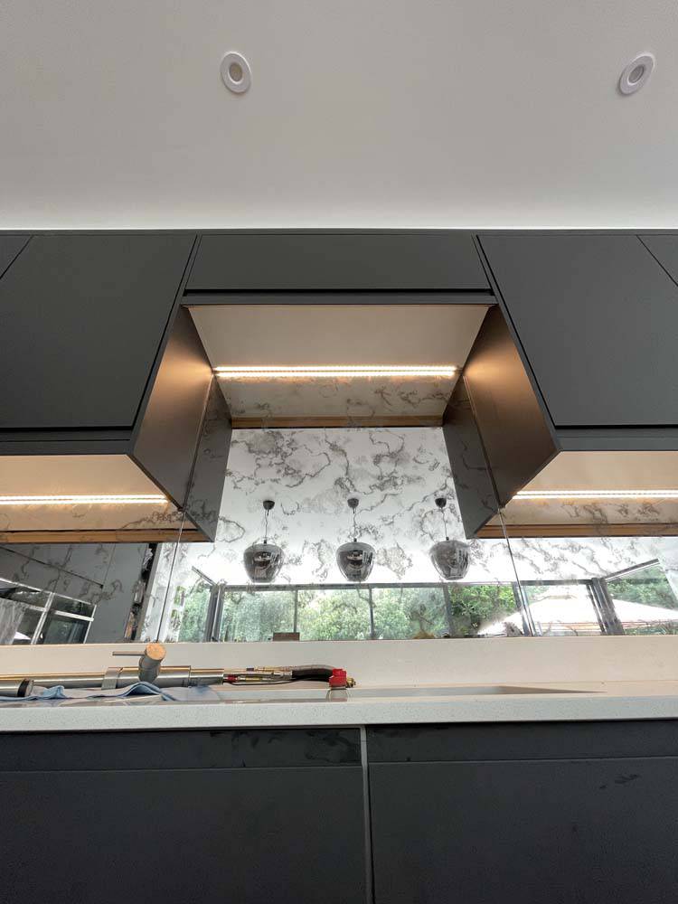 Antique Toughened Mirror - Silver - splashback - 8 - CreoGlass E-Shop