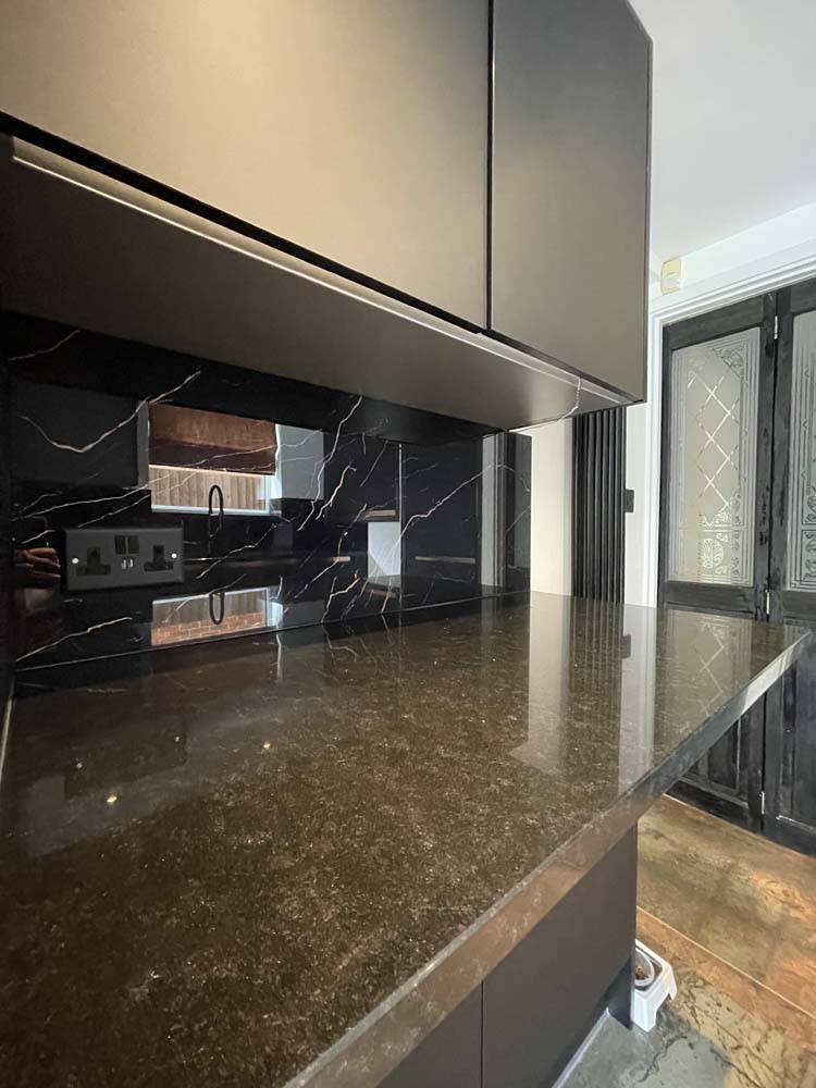 Black and Copper Printed Marble Glass Kitchen Splashback - CreoGlass E-Shop