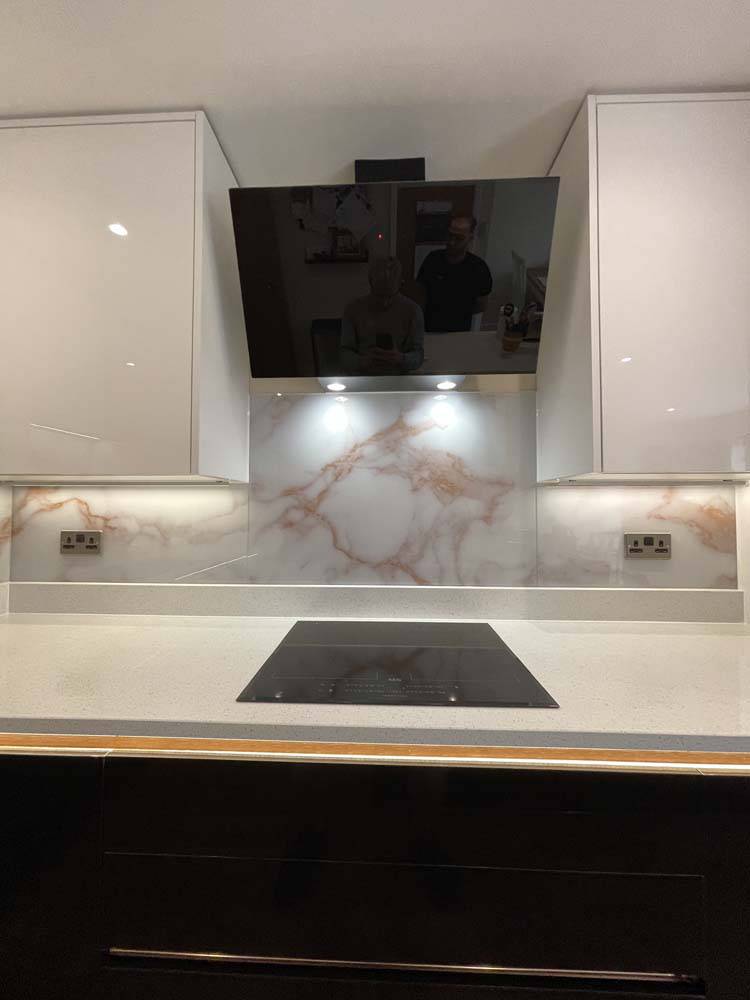 Copper - White Opera Splashback - CreoGlass E-Shop