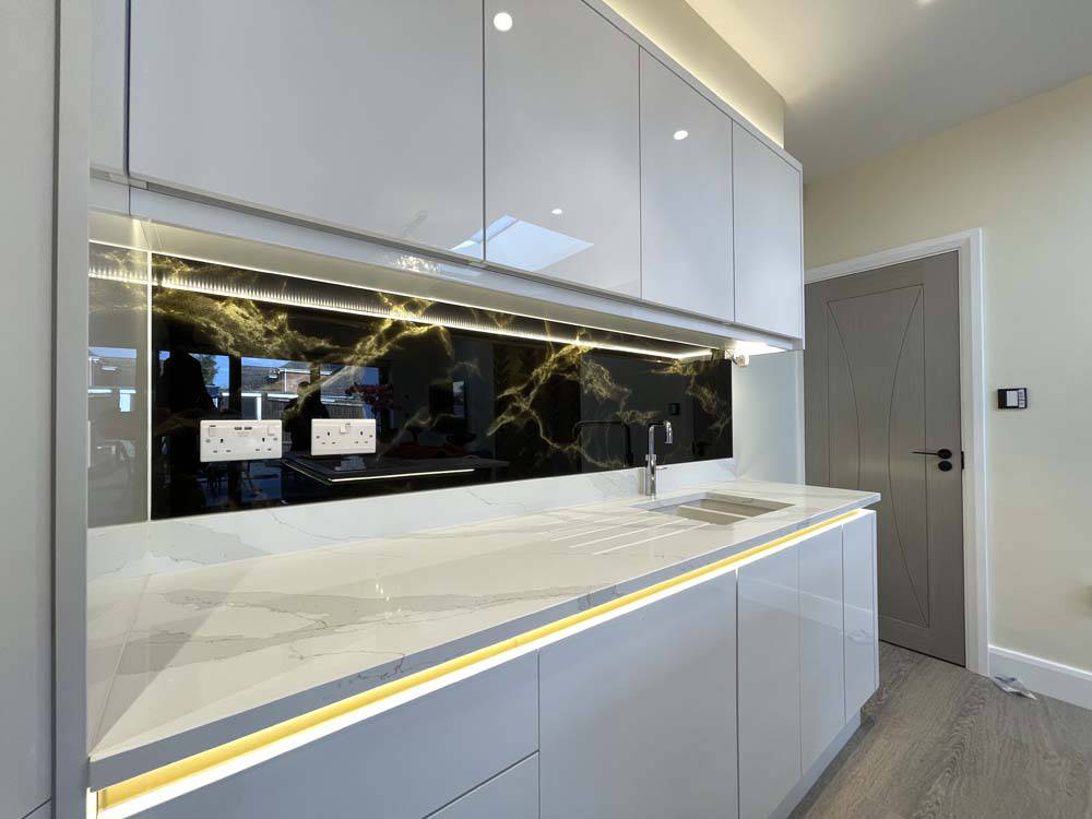 Golden - Black Opera Splashback - CreoGlass E-Shop