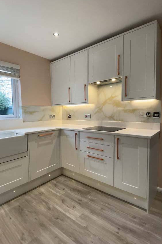 Golden - White Opera Splashback - CreoGlass E-Shop