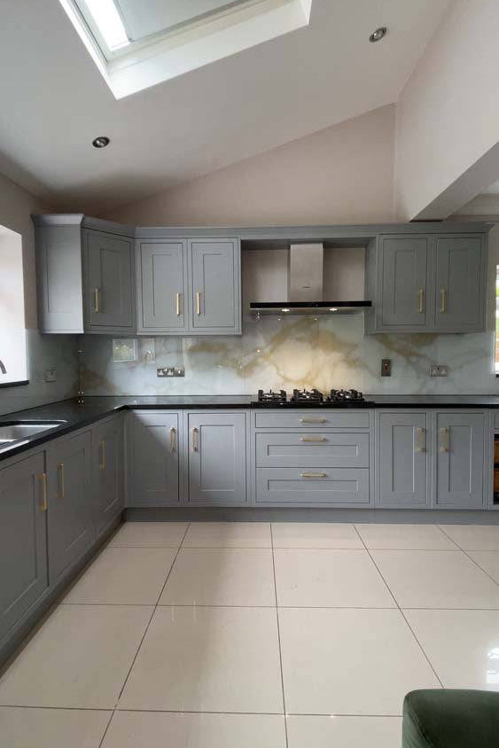 Golden - White Opera Splashback - CreoGlass E-Shop