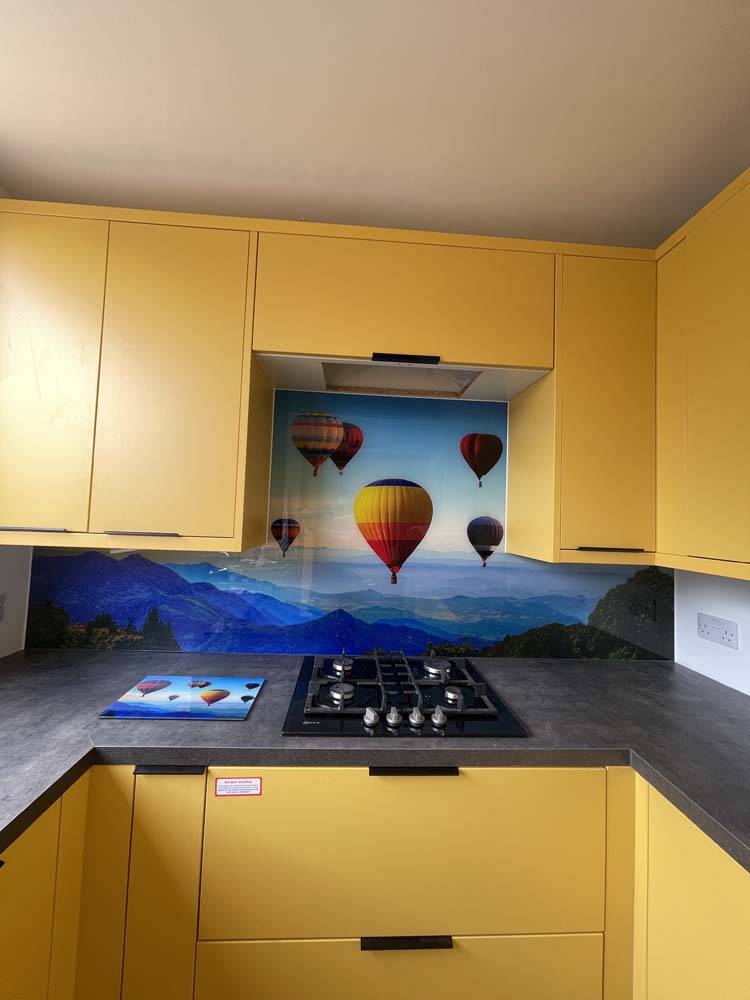 Hot Air Balloons Printed Landscape Glass Splashback - CreoGlass E-Shop