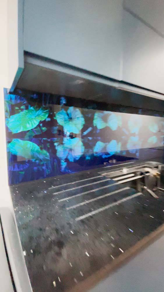 Jungle Leaves Printed Landscape Glass Kitchen Splashback - CreoGlass E-Shop