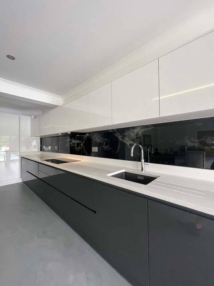 Silver - Black Opera Splashback - CreoGlass E-Shop
