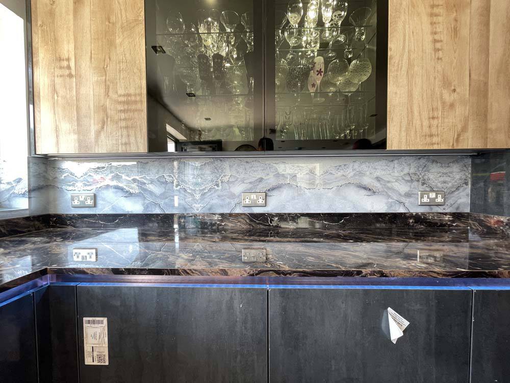 Silver - Grey- Famida - Splashback - CreoGlass E-Shop