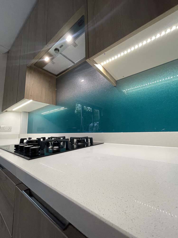 Teal to White- Gradient - Splashback - CreoGlass E-Shop