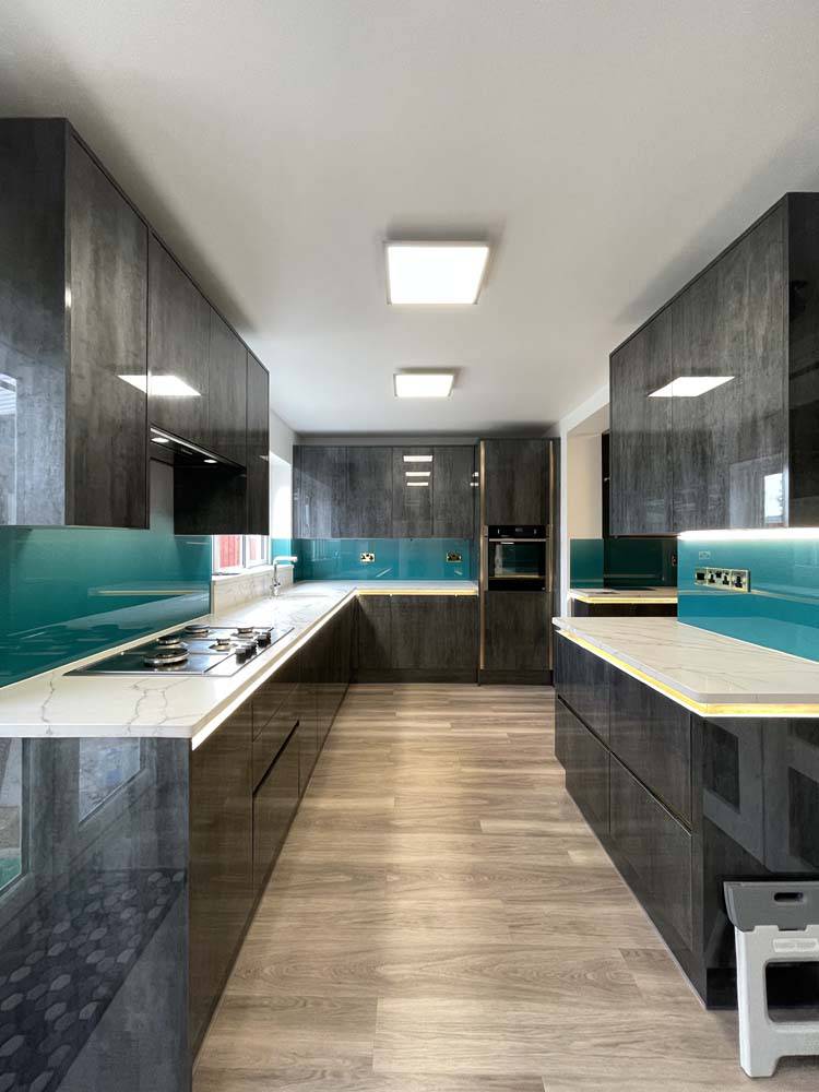 Teal to White- Gradient - Splashback - CreoGlass E-Shop