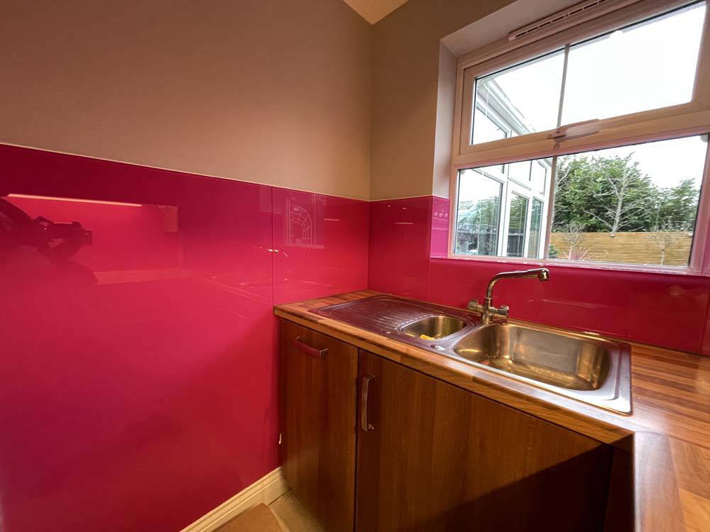 Telemagenta Colour Glass Splashback - CreoGlass E-Shop