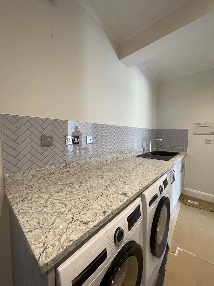 White and Black Printed Geometric Glass Kitchen Splashback - CreoGlass E-Shop