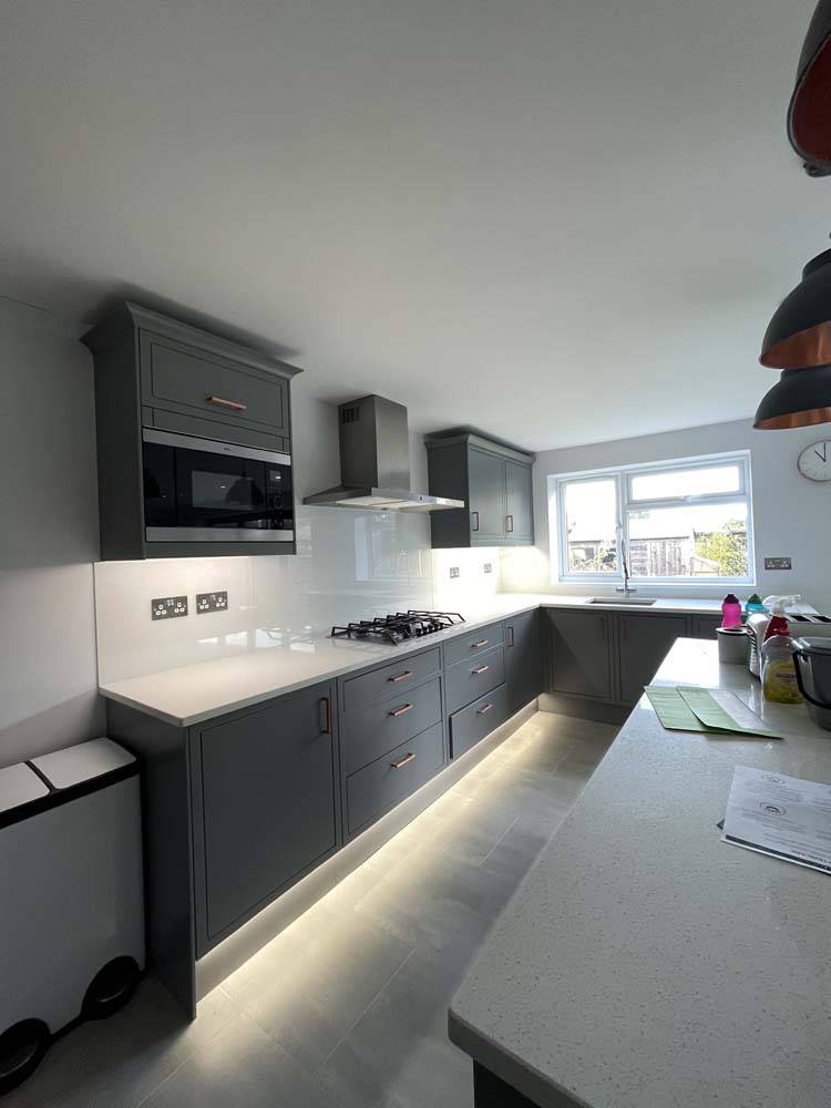 White Colour Glass Splashback - CreoGlass E-Shop