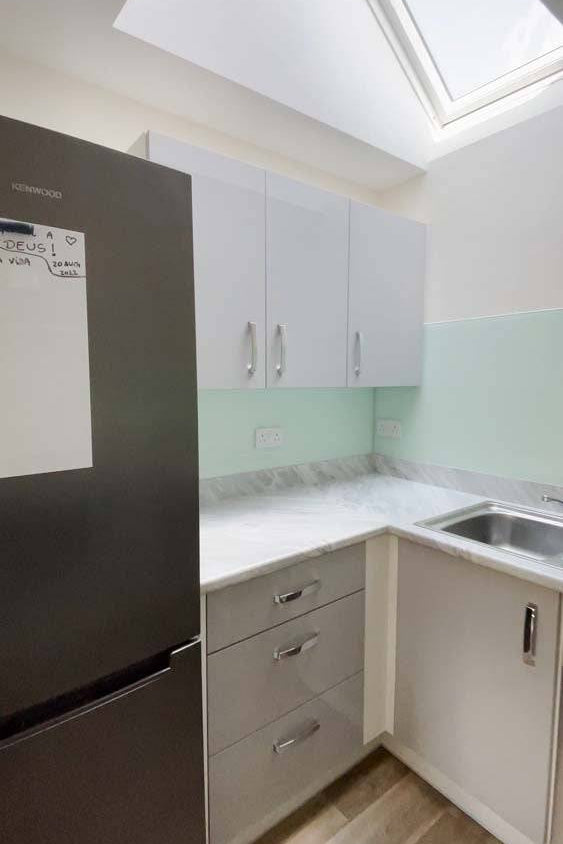 White Green Colour Glass Splashback - CreoGlass E-Shop