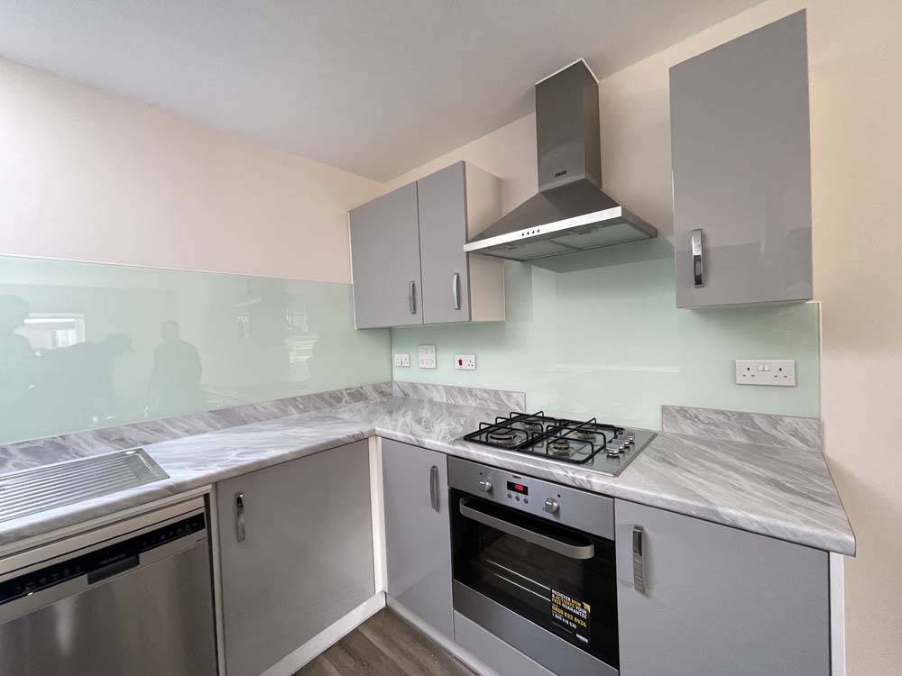 White Green Colour Glass Splashback - CreoGlass E-Shop