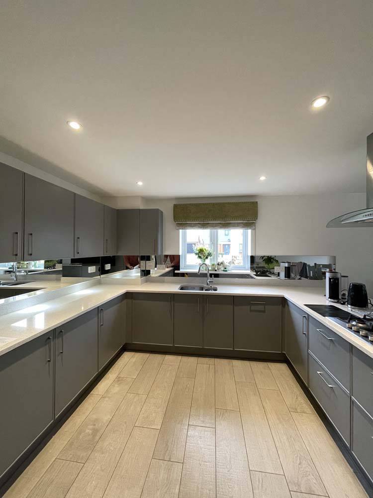 Silver Toughened Mirror Splashback - CreoGlass E-Shop