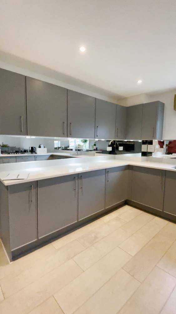 Silver Toughened Mirror Splashback - CreoGlass E-Shop