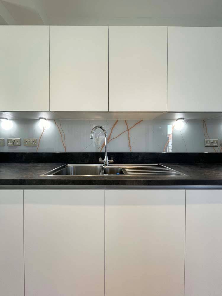 Copper - White Calacatta Splashback - CreoGlass E-Shop