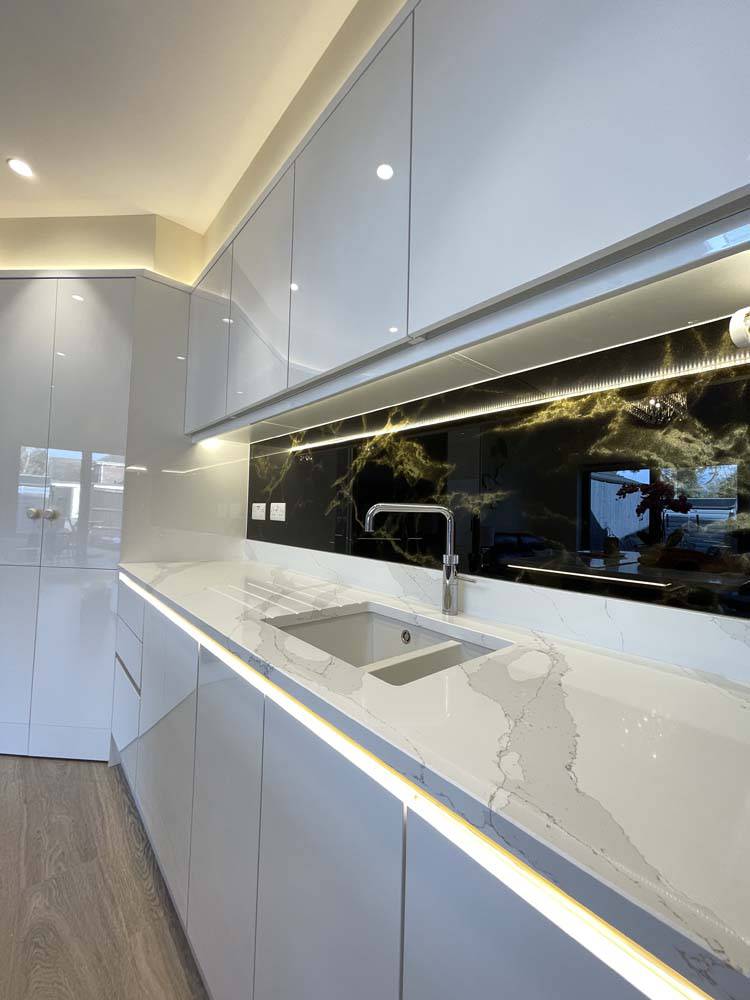 Golden - Black Opera Splashback - CreoGlass E-Shop