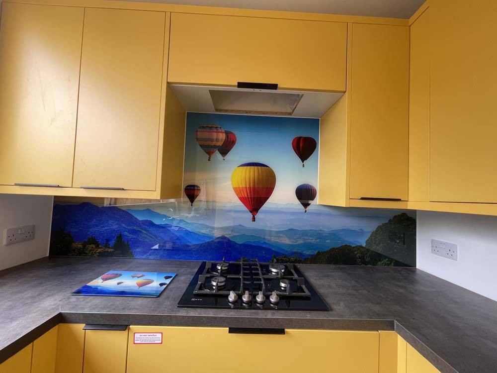 Hot Air Balloons Printed Landscape Glass Splashback - CreoGlass E-Shop