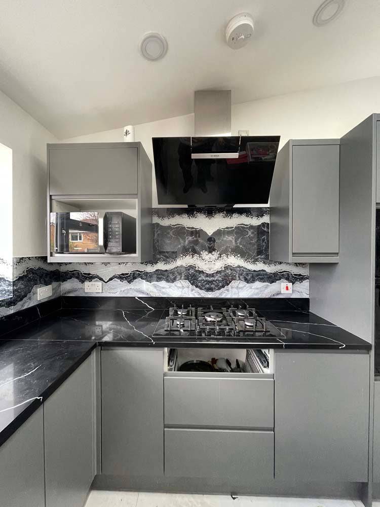 Silver- Famida - Splashback - CreoGlass E-Shop