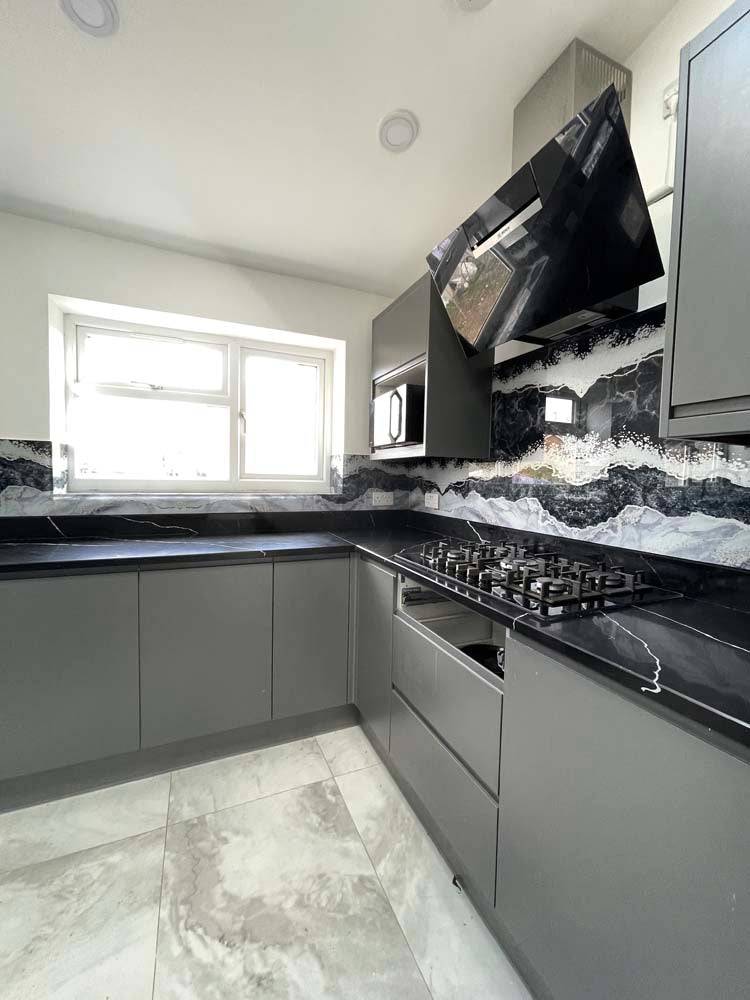 Silver- Famida - Splashback - CreoGlass E-Shop