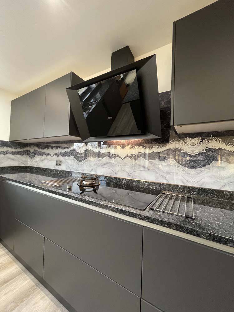 Silver- Famida - Splashback - CreoGlass E-Shop