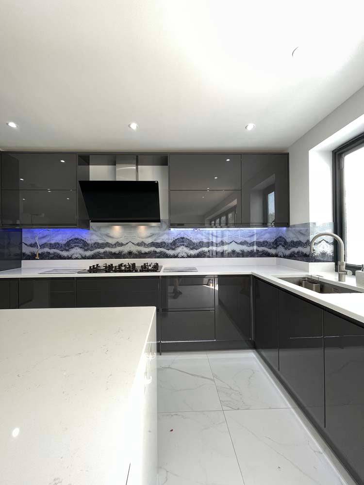 Silver- Famida - Splashback - CreoGlass E-Shop