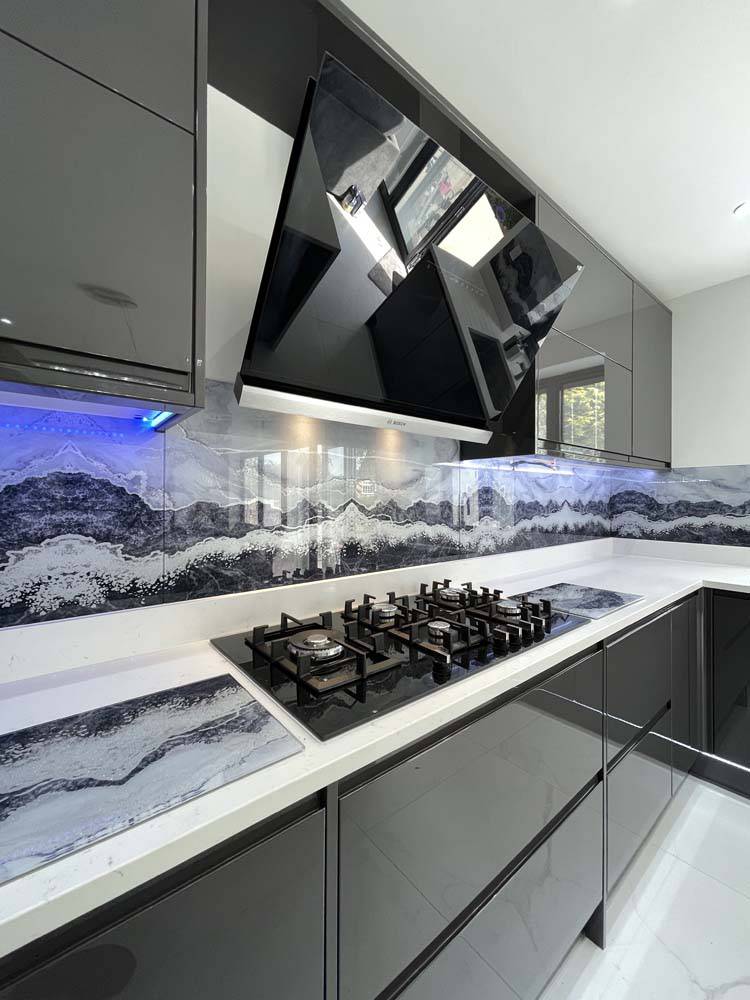 Silver- Famida - Splashback - CreoGlass E-Shop