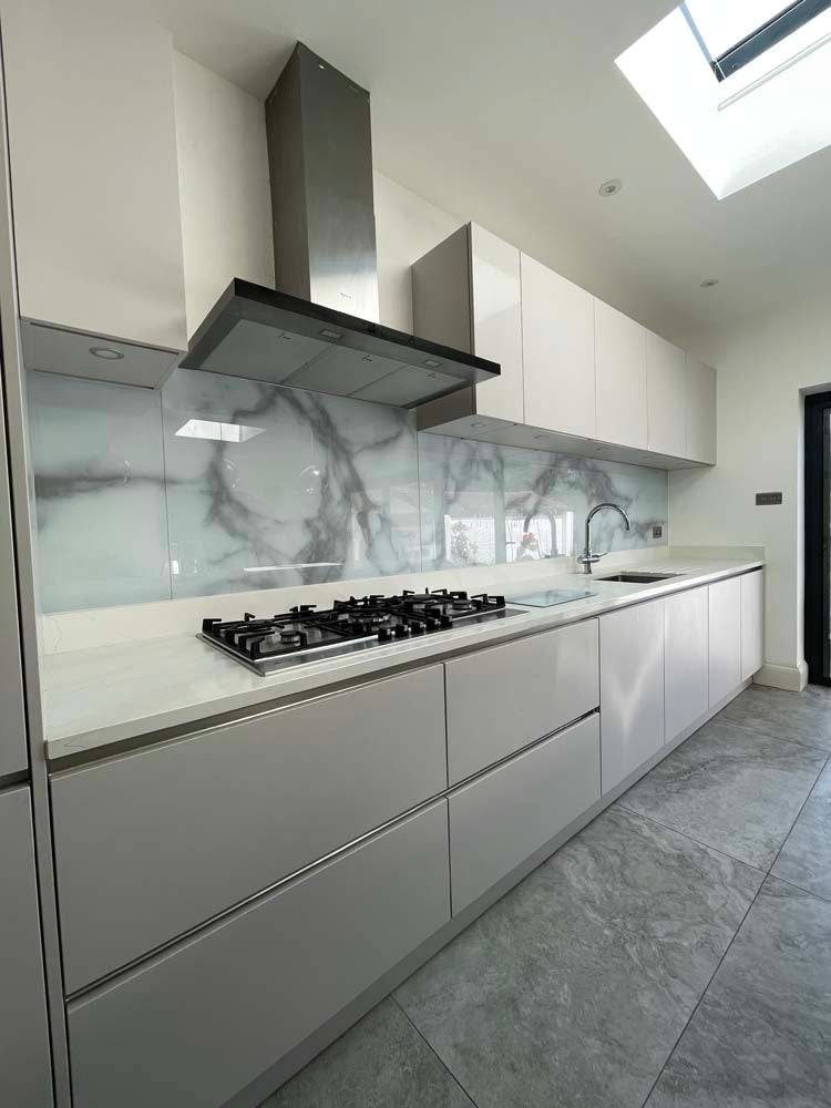 Silver Splashbacks Silver - White Opera Splashback - Bespoke – Splashbacks 4U