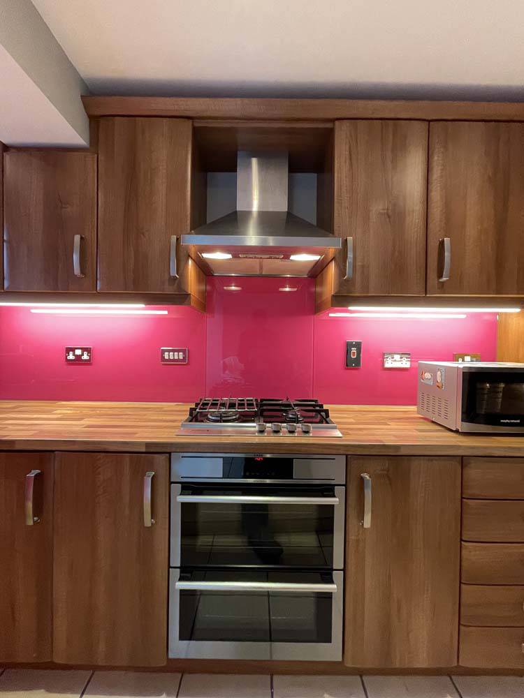 Telemagenta Colour Glass Splashback - CreoGlass E-Shop